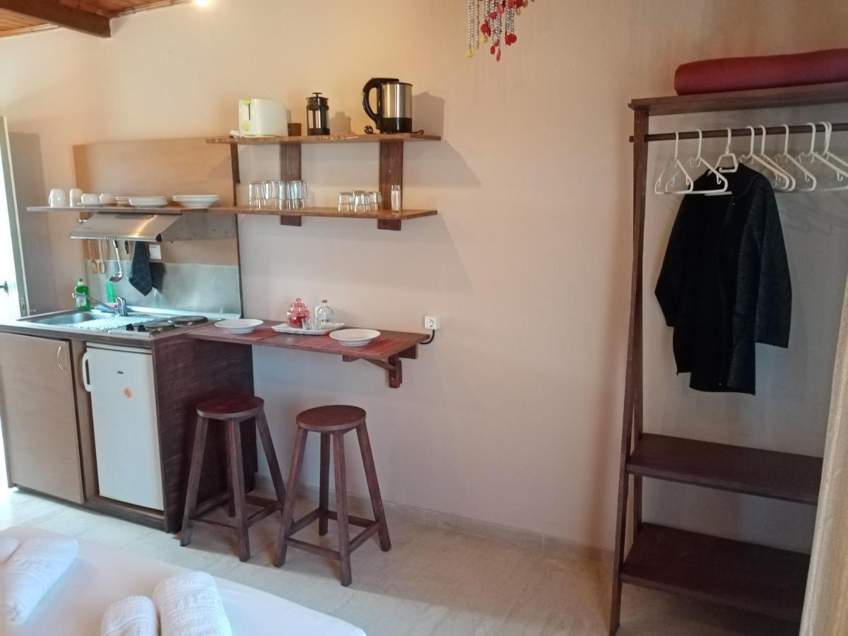 Maria Corfu Apartments 메손기 외부 사진